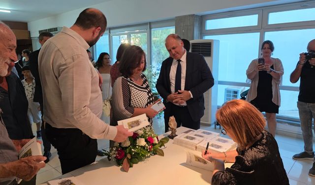 Şirin Zaimağaoğlu’nun “Ağırdık Zamana” isimli şiir kitabı tanıtıldı