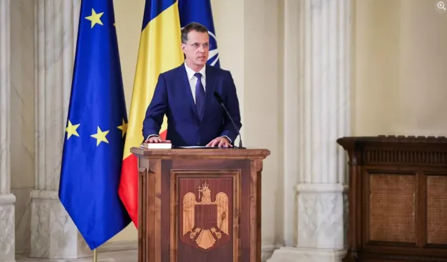 Özgeçmişindeki bilgiler yanlış çıkan Romanya Savunma Bakanı istifa etti