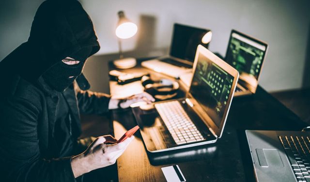 Rum basını yazdı: Güney Kıbrıs'ın ismi uluslararası dolandırıcılık operasyonunda yer aldı