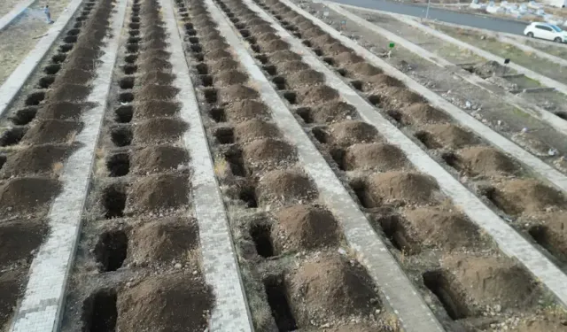 Yer Erzurum: Kara kış öncesi 500 adet mezar kazıldı