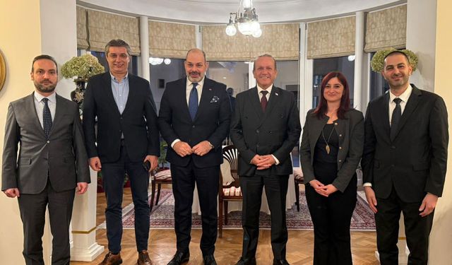 Bakan Ataoğlu, Polonya Ziyaretinde Büyükelçi Denktaş'ı Makamında Ziyaret Etti