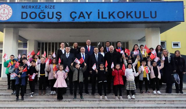 Meclis Başkanı Öztürkler, Rize’de Doğuş Çay İlkokulu’nu ziyaret etti