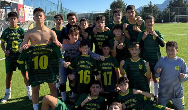 Şehit Hüseyin Ruso Ortaokulu velilerinden okul ligi kararına tepki