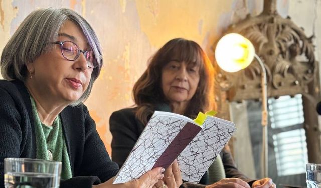 Neşe Yaşın’ın şiirleri Rüstem Kitabevi’nde dört dilde seslendirildi