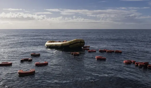 Akdeniz'de göçmen teknesi battı, en az 50 ölü var