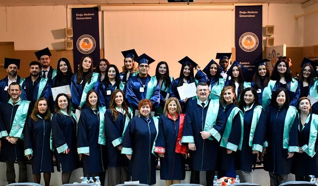 DAÜ Eczacılık Fakültesi mezunları yemin ederek mesleğe adım attı