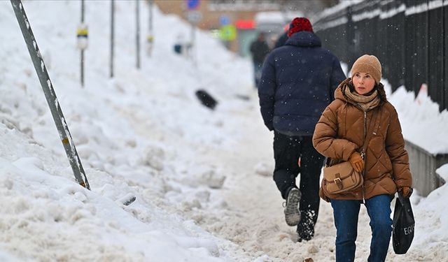 Rusya'nın Kamçatka Yarımadası'nda son 30 yılın en yoğun kar yağışı yaşanıyor