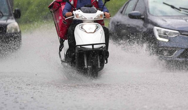 Güzelyurt–Lefkoşa Anayolu’nda Su Taşkını: Sol Şerit Trafiğe Kapatıldı