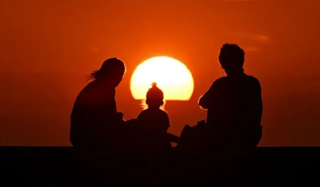 Küba'nın son çaresi güneş... Elektrikler kesik, ülke karanlığa gömüldü!