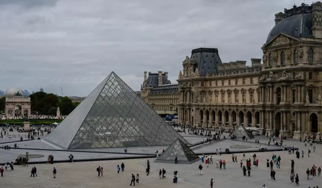 Louvre Müzesi'nde 10 milyon euroluk bilet dolandırıcılığı: Soruşturma başlatıldı