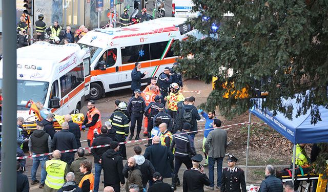 Milano'da tramvay raydan çıkarak kaza yaptı