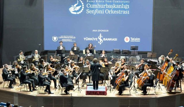 Erhürman Çifti Sevgililer Günü Konserini İzledi