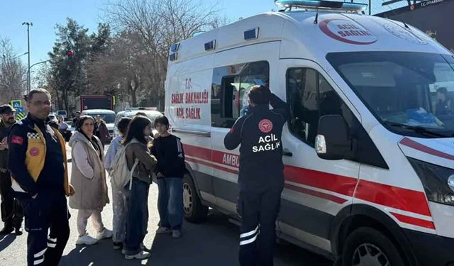 Türkiye'de cıvayla oynayan 18 öğrenci hastaneye kaldırıldı