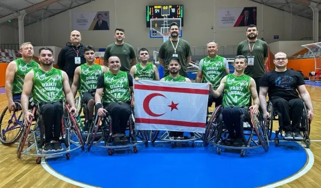 Vakıflar deplasmanda kazandı, ilk devreyi lider bitirdi