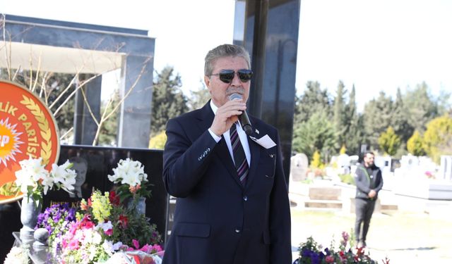 Ünal Üstel: Bir çok tarihi projemizin ilk adımını atan İrsen Küçük’ü rahmet ve minnetle anıyoruz