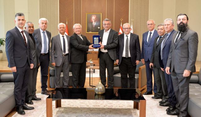 Erhürman, Atatürkçü Yurtsever Emekli Subay heyetini kabul etti