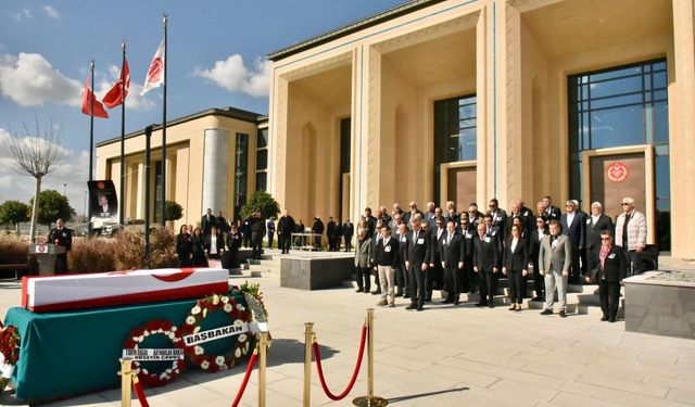 Merhum siyasetçi Salih Coşar son yolculuğuna uğurlanıyor...Coşar için Meclis’te tören düzenlendi