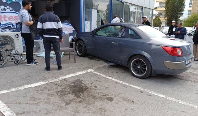 Aracı geri vites yerine ön vitese taktı, Önder'e girdi