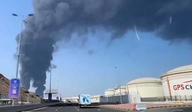 BAE'nin İHA saldırısıyla petrol sanayi tesisinde yangın çıktı