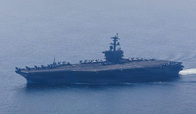 İran Devrim Muhafızları: Abraham Lincoln Uçak Gemisi 4 İran füzesiyle hedef alındı