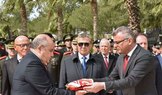 Çanakkale Zaferi’nin 111’inci yıl dönümünde şehitler, Boğaz Şehitliği’nde anıldı