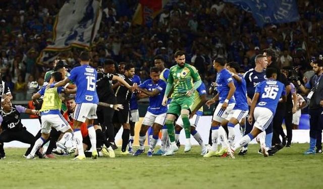 Brezilya'da olaylı maç! 23 kırmızı kartla tarihe geçti