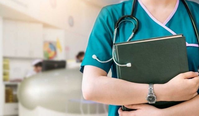 Hemşireler ve Ebeler Sendikası'ndan ek mesai ödemeleriyle ilgili eylem uyarısı