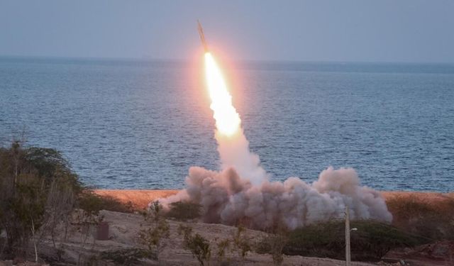 İran füzeleri, Tel Aviv'i vurdu!