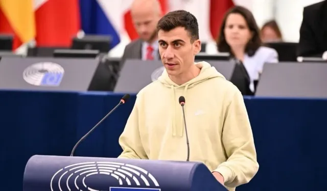 Fidias, Doğrudan Demokrasi Partisi’nin başkanı seçildi