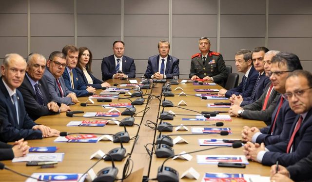 Üstel başkanlığında Meclis'te 'Ortadoğu' toplantısı