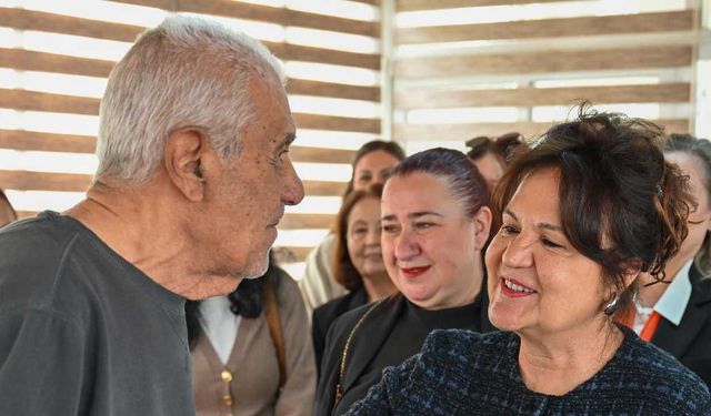 Zerrin Üstel: Yaşlılara gösterdiğimiz sevgi maneviyatımıza sahip çıkmaktır