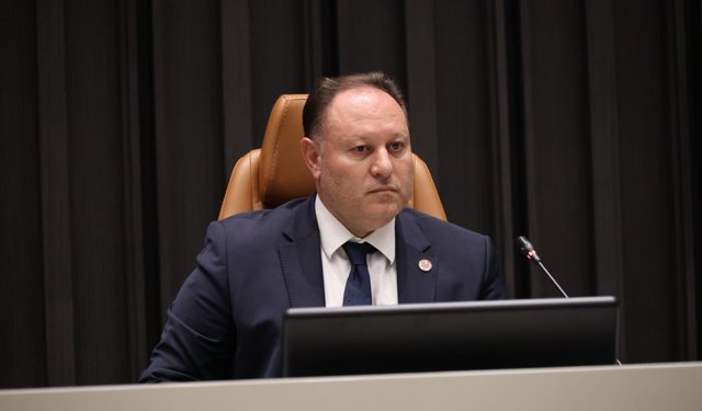 Öztürkler’den Hüsamettin Cindoruk için taziye mesajı