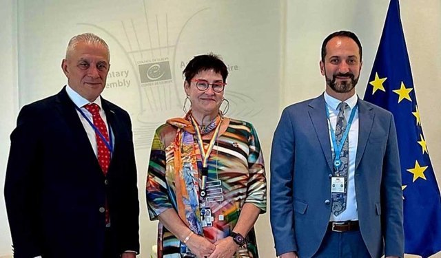 Taçoy ve Candan, AKPA Başkanı Petra Bayr ile görüştü