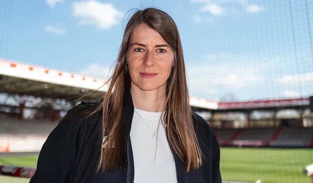Lig tarihinde bir ilk! Takım artık kadın teknik direktör Marie-Louise Eta'ya emanet