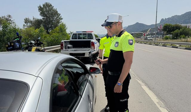 Girne Trafik Şubesi gece gündüz sahada