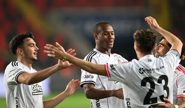 Beşiktaş ilk yarıda fişi çekti: Asllani yıldızlaştı