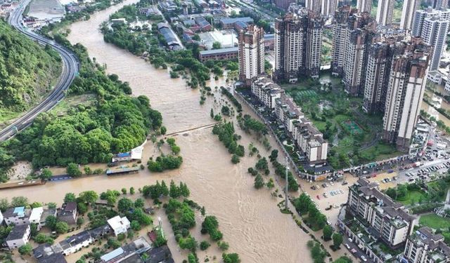 Çin'de şiddetli yağış sele neden oldu: 21 kişi öldü