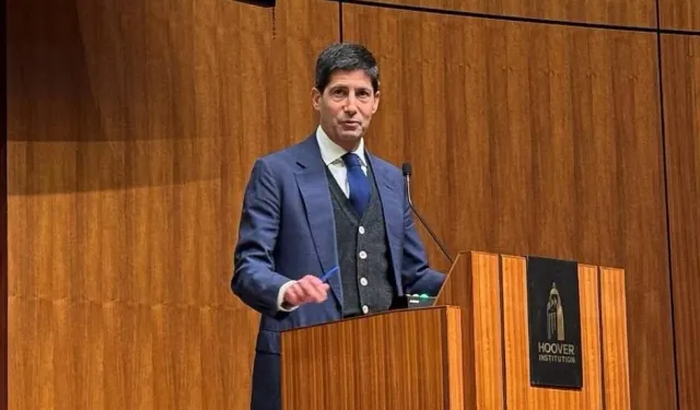 ABD Senatosu Fed başkanlığı için Kevin Warsh'u onayladı