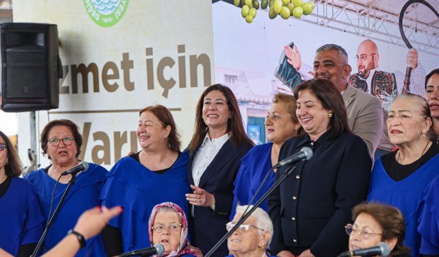 İncirli: Gelecek nesillere gurur duyacakları bir ülke bırakmak için çalışıyoruz