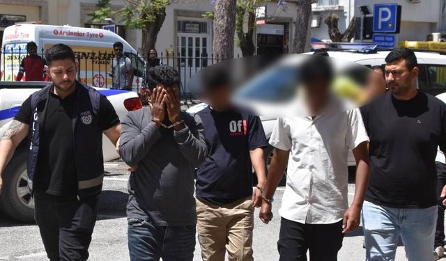 Sahte ehliyet ağı soruşturmasında 8 tutuklu mahkemeye çıkarıldı