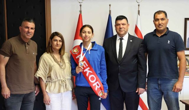 Milli atlet Ada Kafa, DAÜ Rektörü Kılıç’ı ziyaret etti