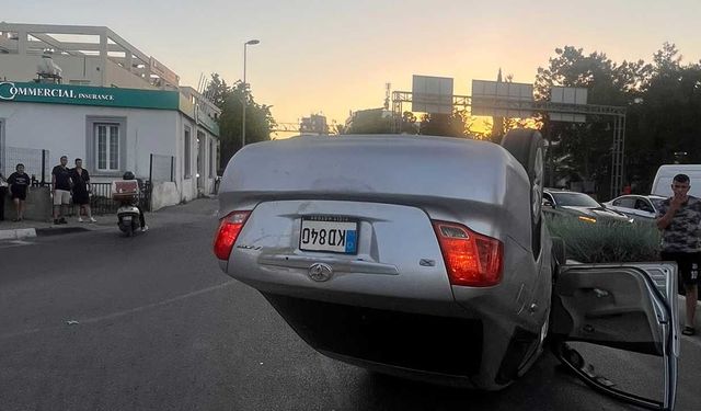Direksiyon Hakimiyetini Kaybetti, Araç Takla Attı
