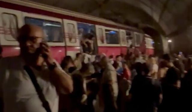 Kadıköy-Sabiha Gökçen Havalimanı arasında sefer yapan metro raydan çıktı