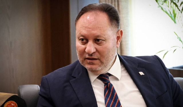 Öztürkler:  Bayrak Türk insanının namusu ve gururudur