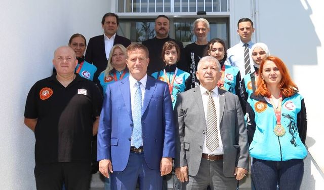Arıklı: Uluslararası başarı kazanan sporcularımız ülkemizin pırlantalarıdır
