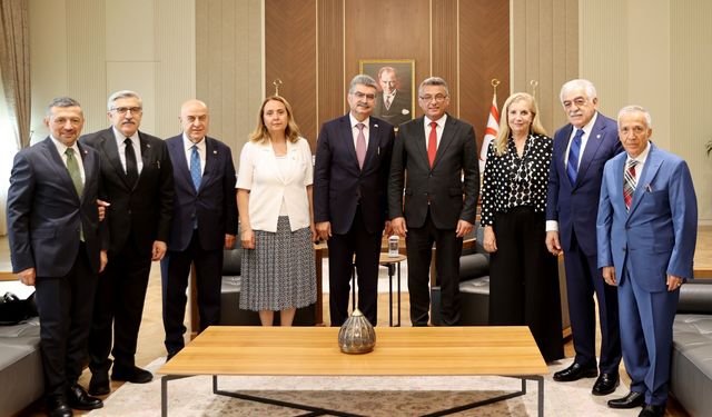 Erhürman, Türkiye-KKTC Parlamentolar Arası Dostluk Grubu başkanı ve beraberindeki heyeti kabul etti
