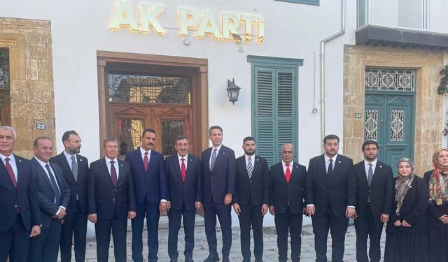 Yılmaz, KKTC AK Parti Temsilcilik binasını ziyaret etti