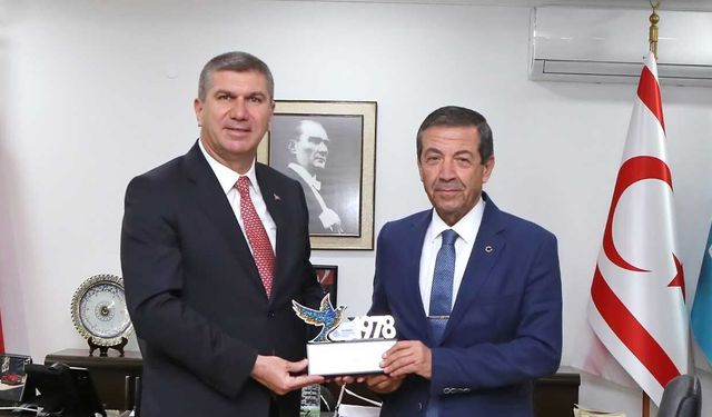 Ertuğruloğlu, Akdeniz Belediyeler Birliği heyetini kabul etti