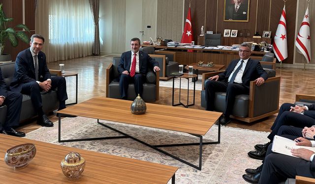Cumhurbaşkanı Erhürman, Cevdet Yılmaz’ı kabul etti
