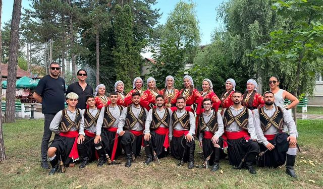 LAÇ Belediyesi Halk Dansları Topluluğu Sırbistan’daki Uluslararası Festivale katıldı